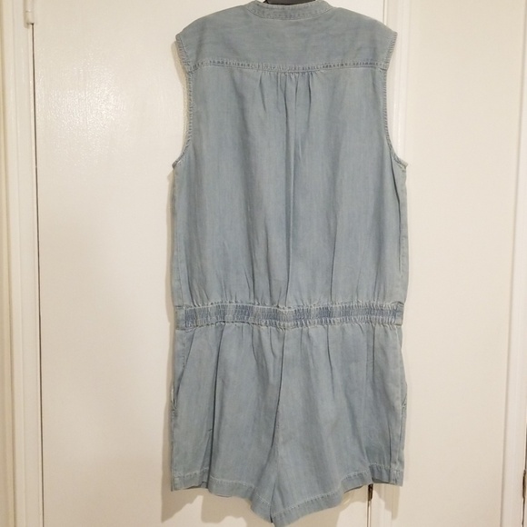 💕BCBGMAXAZRIA💕 Laden Chambray Denim Jean Romper - Picture 7 of 8